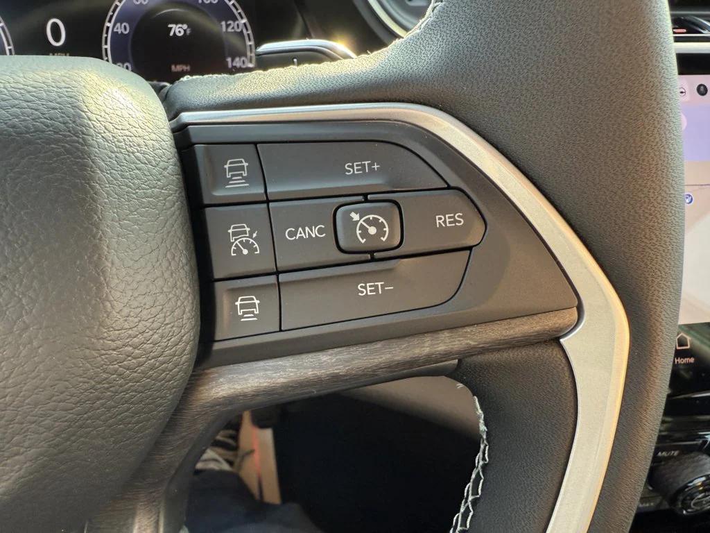 new 2025 Jeep Grand Cherokee car, priced at $46,240
