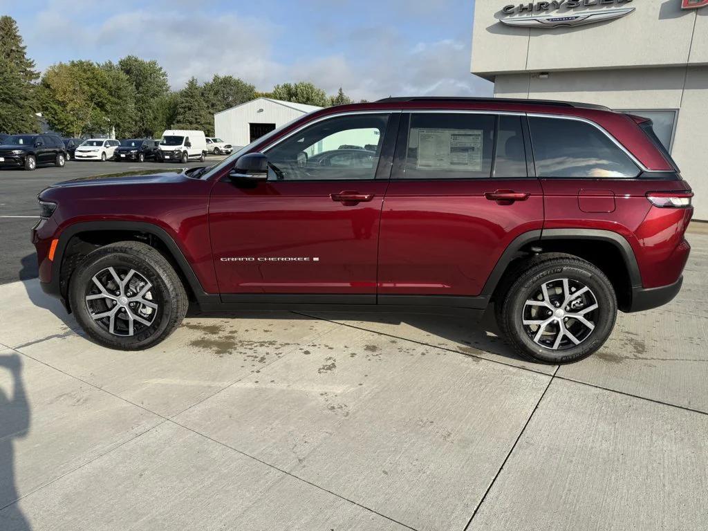 new 2025 Jeep Grand Cherokee car, priced at $46,240