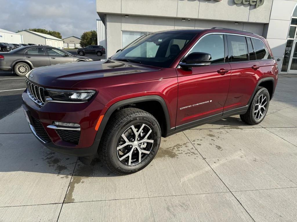 new 2025 Jeep Grand Cherokee car, priced at $46,240