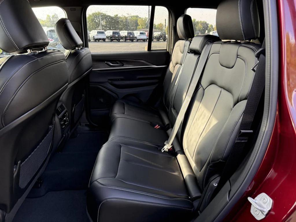 new 2025 Jeep Grand Cherokee car, priced at $46,240