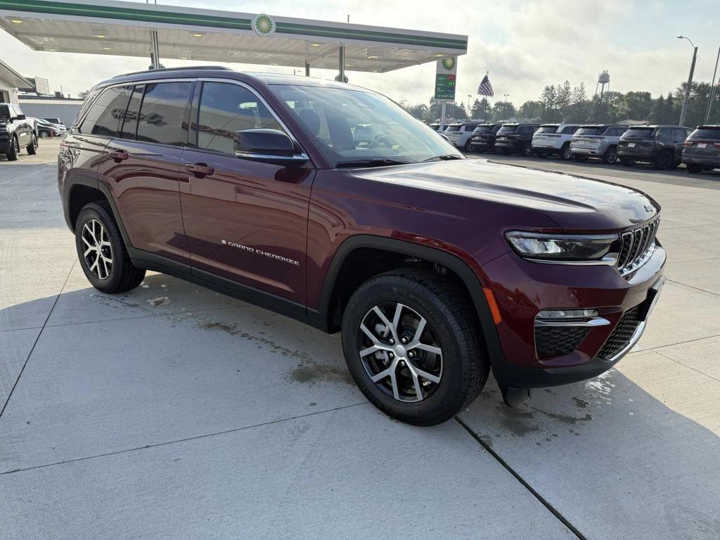 new 2025 Jeep Grand Cherokee car, priced at $46,240