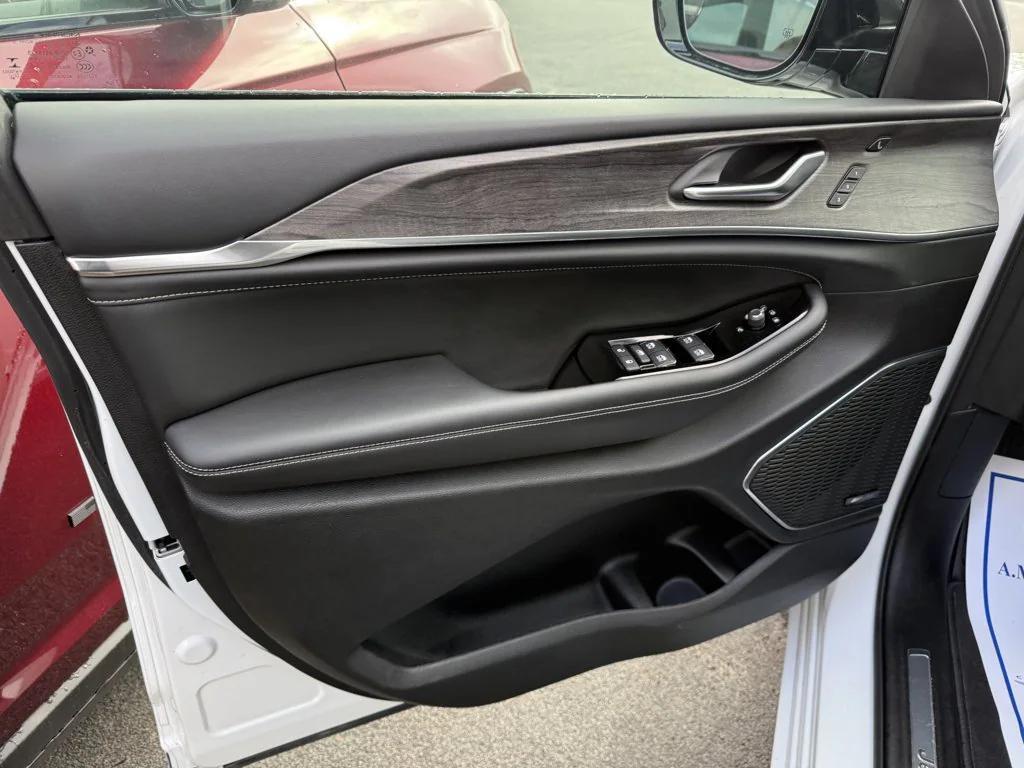 used 2023 Jeep Grand Cherokee L car, priced at $38,990