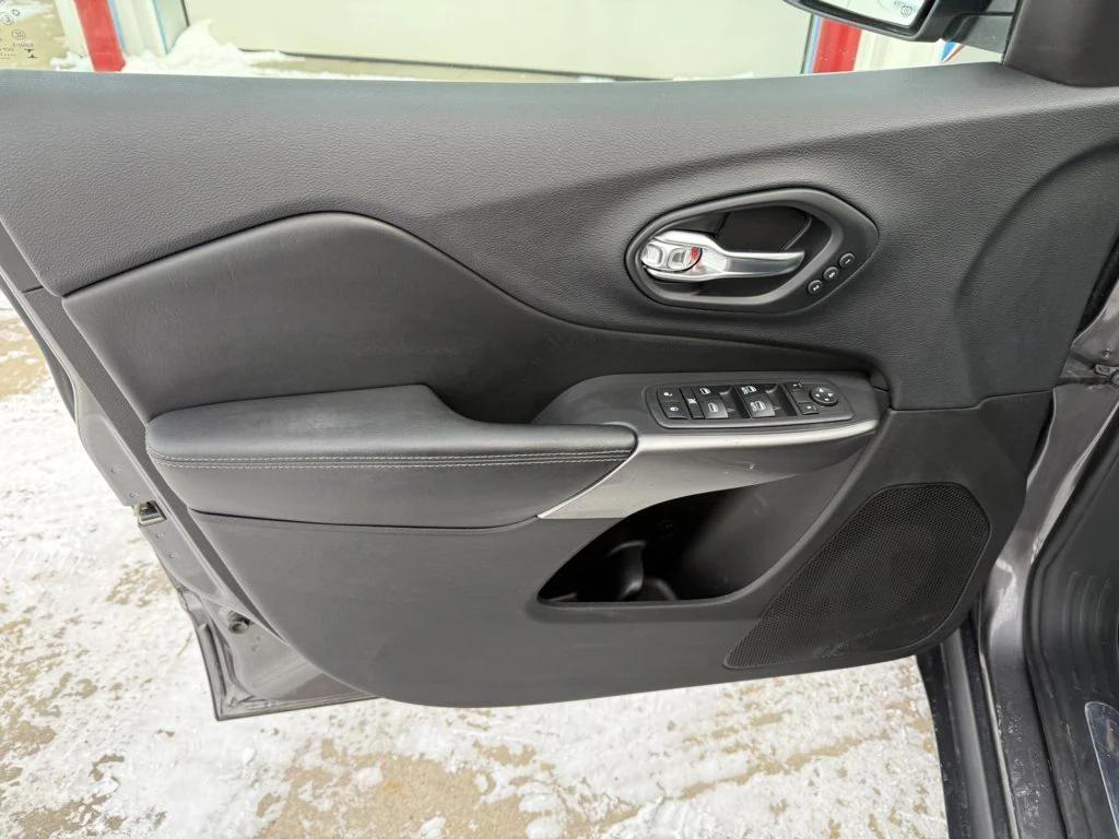 used 2019 Jeep Cherokee car, priced at $15,990