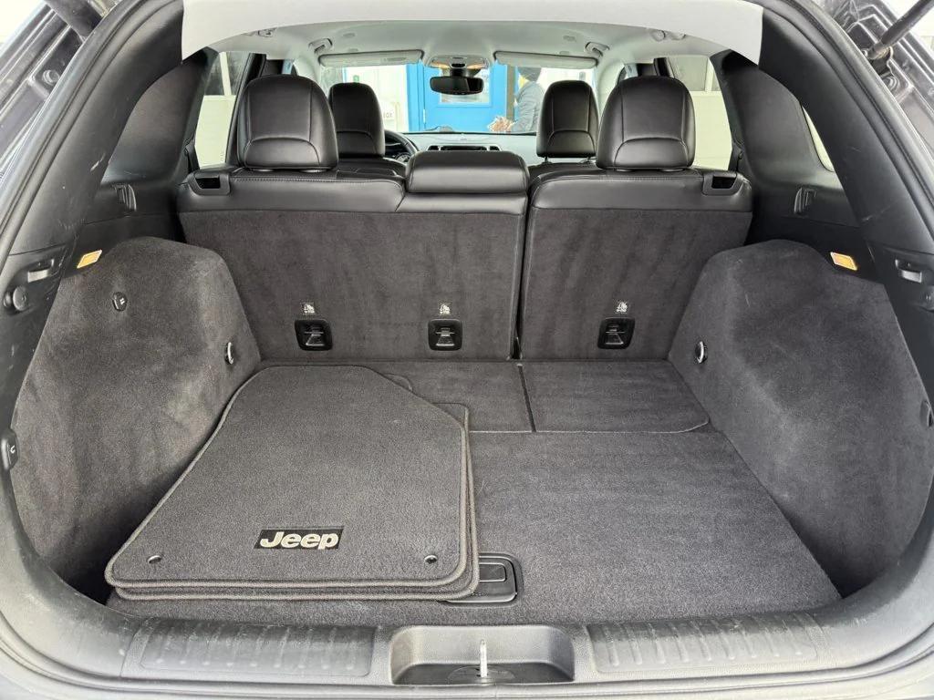 used 2019 Jeep Cherokee car, priced at $15,990