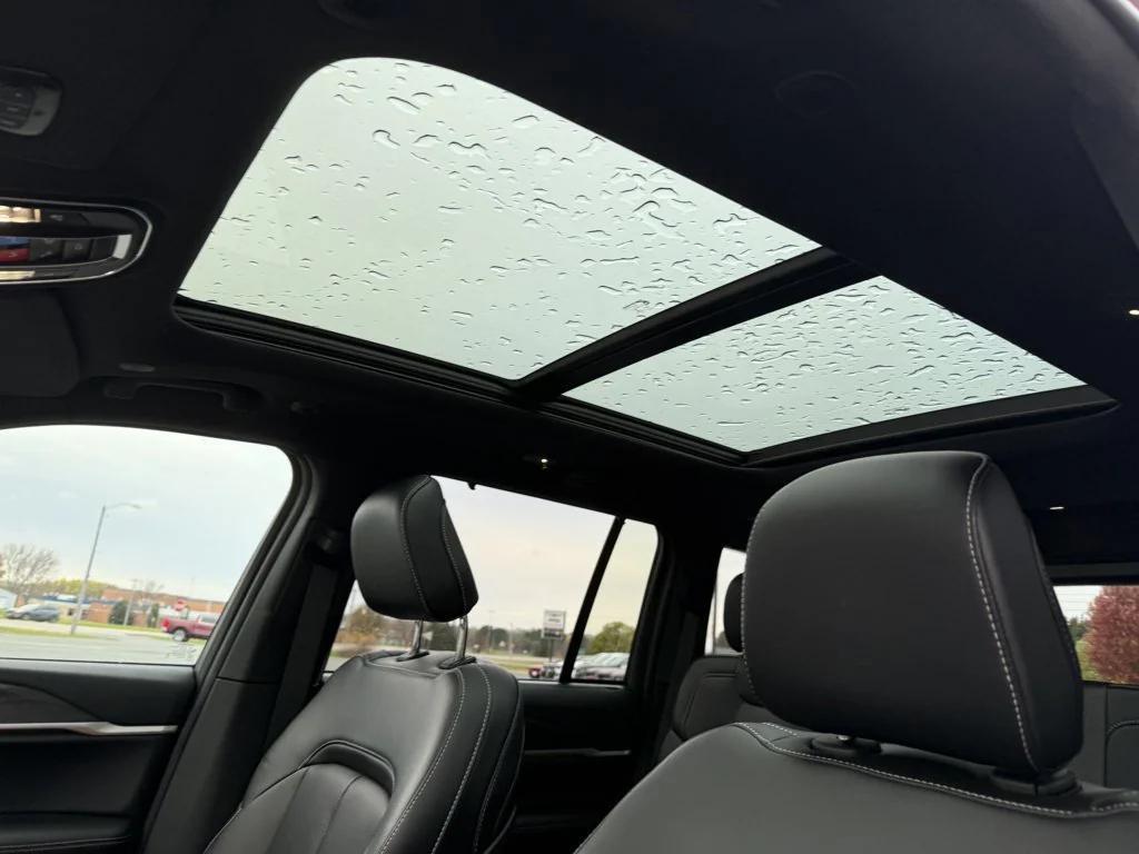 new 2025 Jeep Grand Cherokee car, priced at $48,909