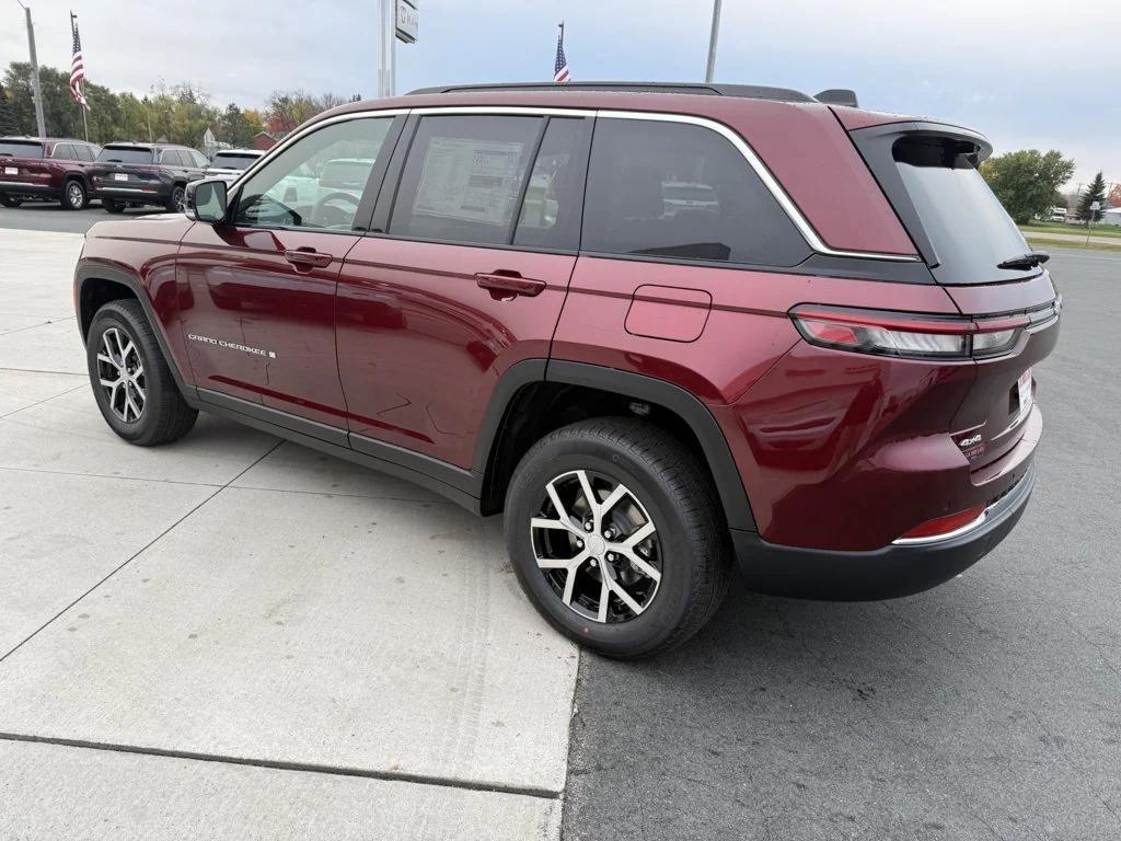 new 2025 Jeep Grand Cherokee car, priced at $48,909