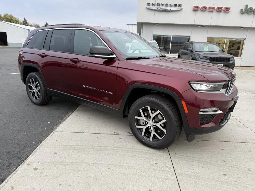 new 2025 Jeep Grand Cherokee car, priced at $48,909