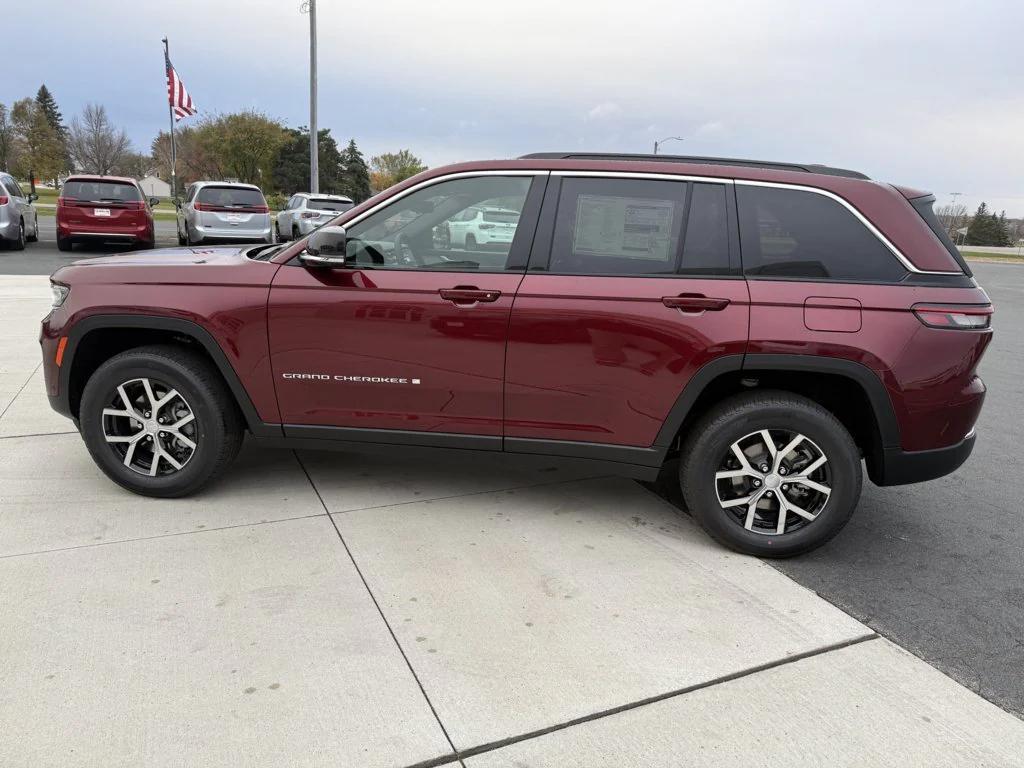 new 2025 Jeep Grand Cherokee car, priced at $48,909