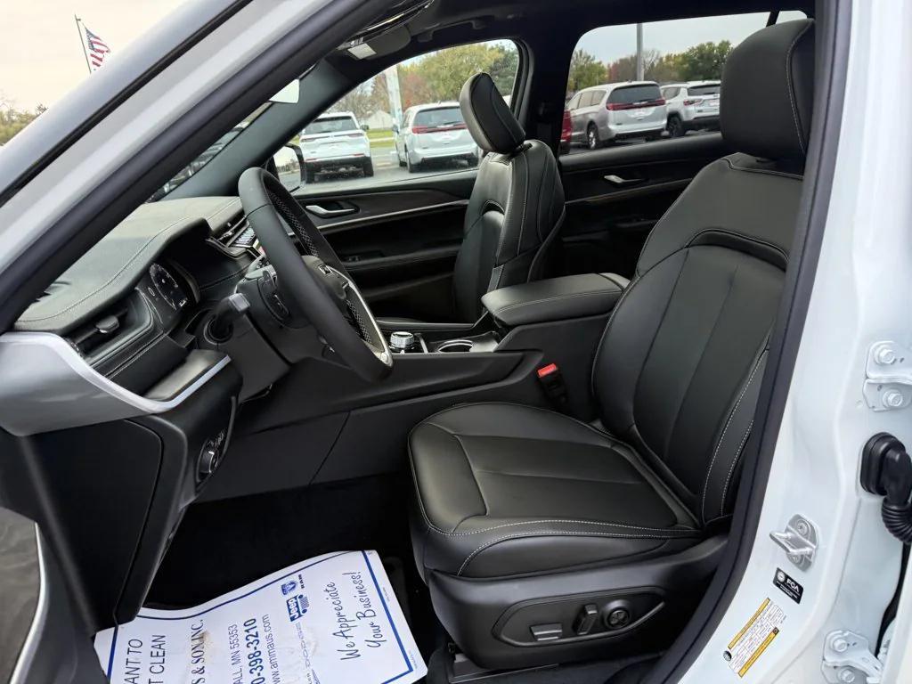 new 2025 Jeep Grand Cherokee L car, priced at $53,392