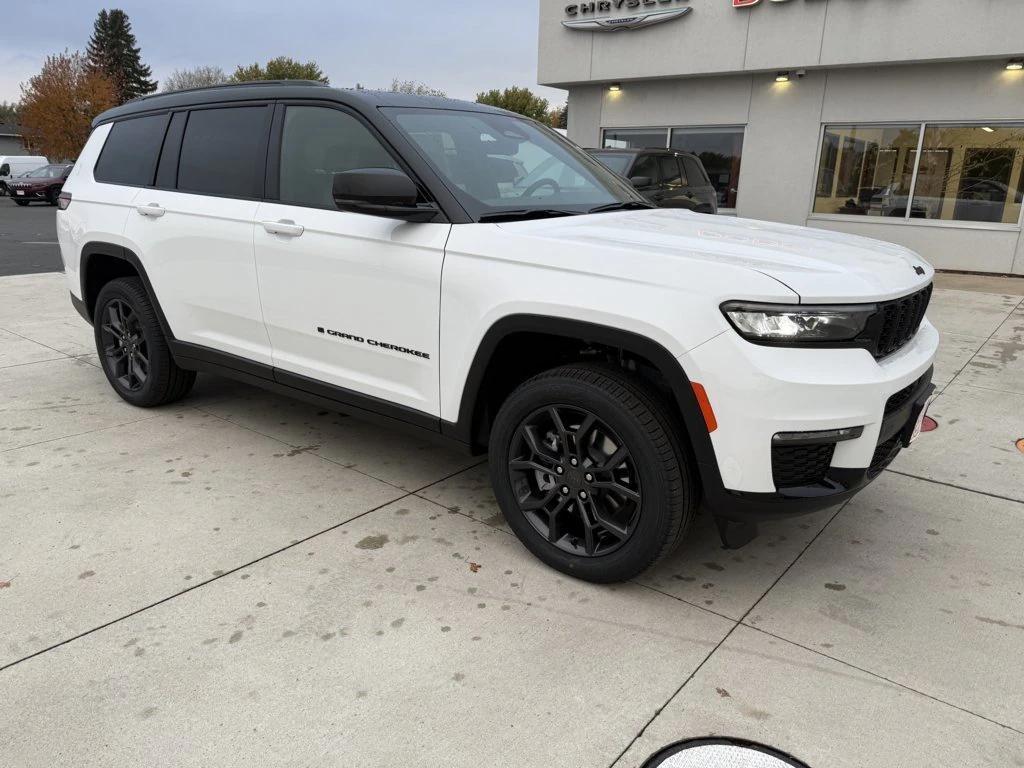 new 2025 Jeep Grand Cherokee L car, priced at $53,392