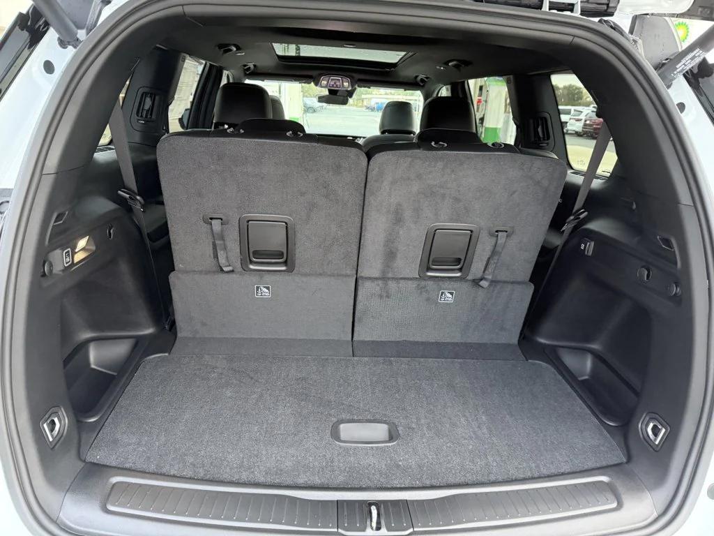 new 2025 Jeep Grand Cherokee L car, priced at $53,392