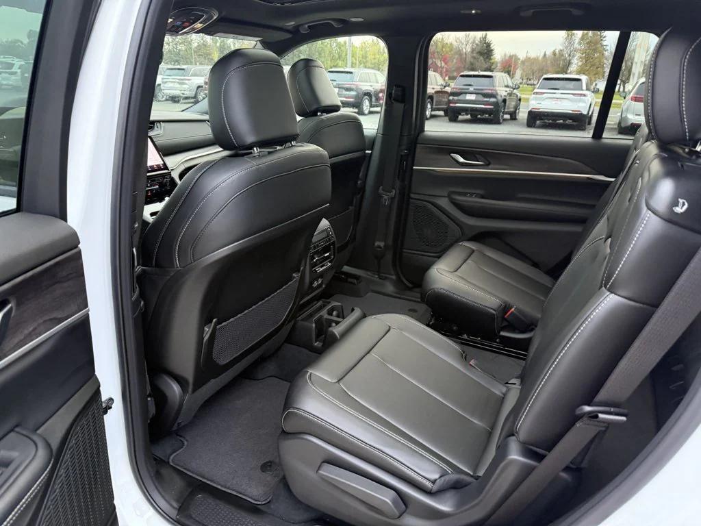 new 2025 Jeep Grand Cherokee L car, priced at $53,392