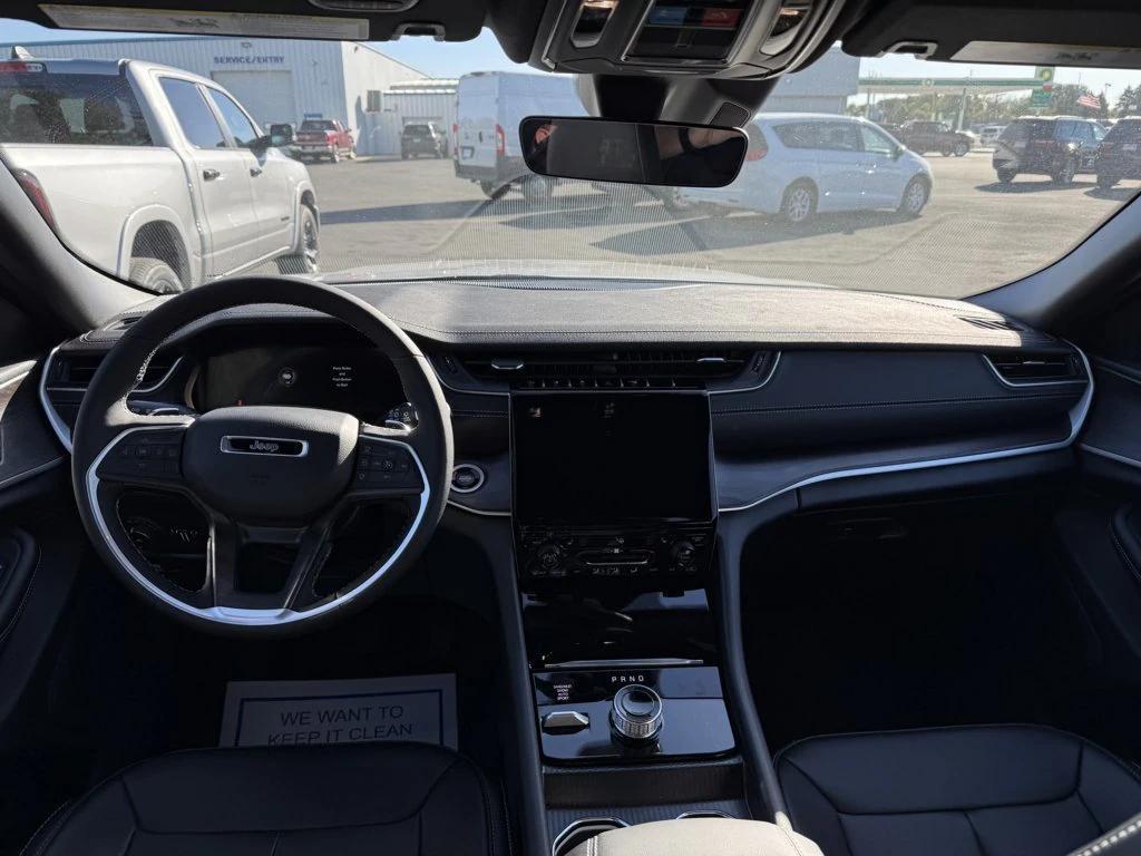 new 2025 Jeep Grand Cherokee car, priced at $44,013
