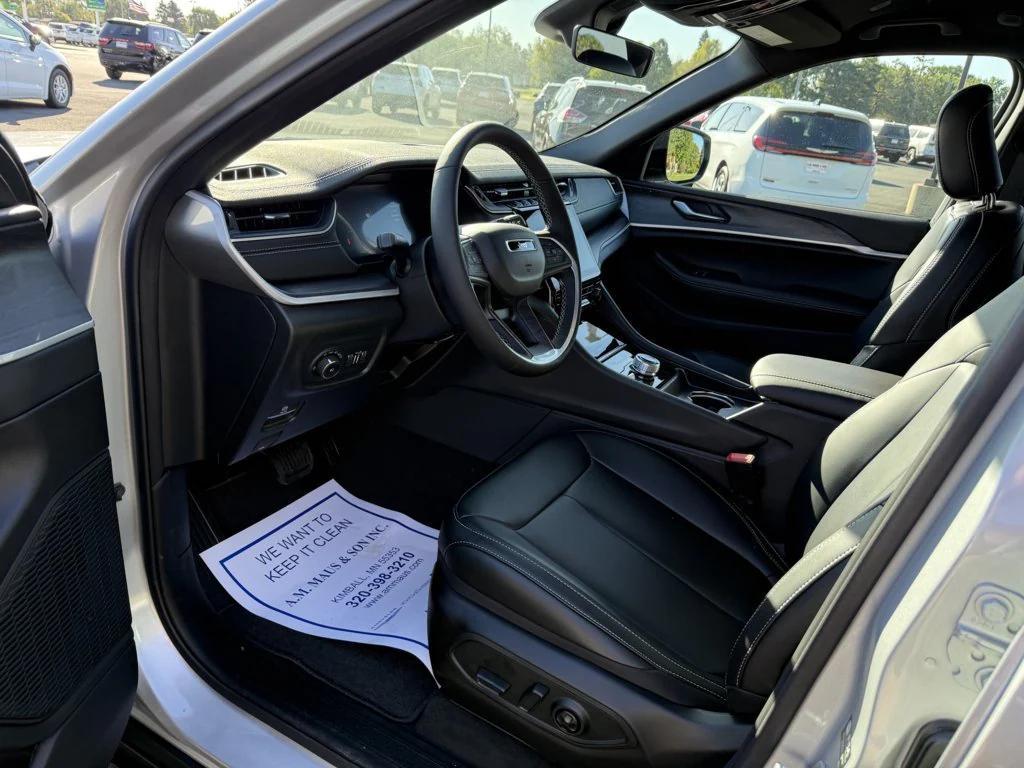 new 2025 Jeep Grand Cherokee car, priced at $44,013