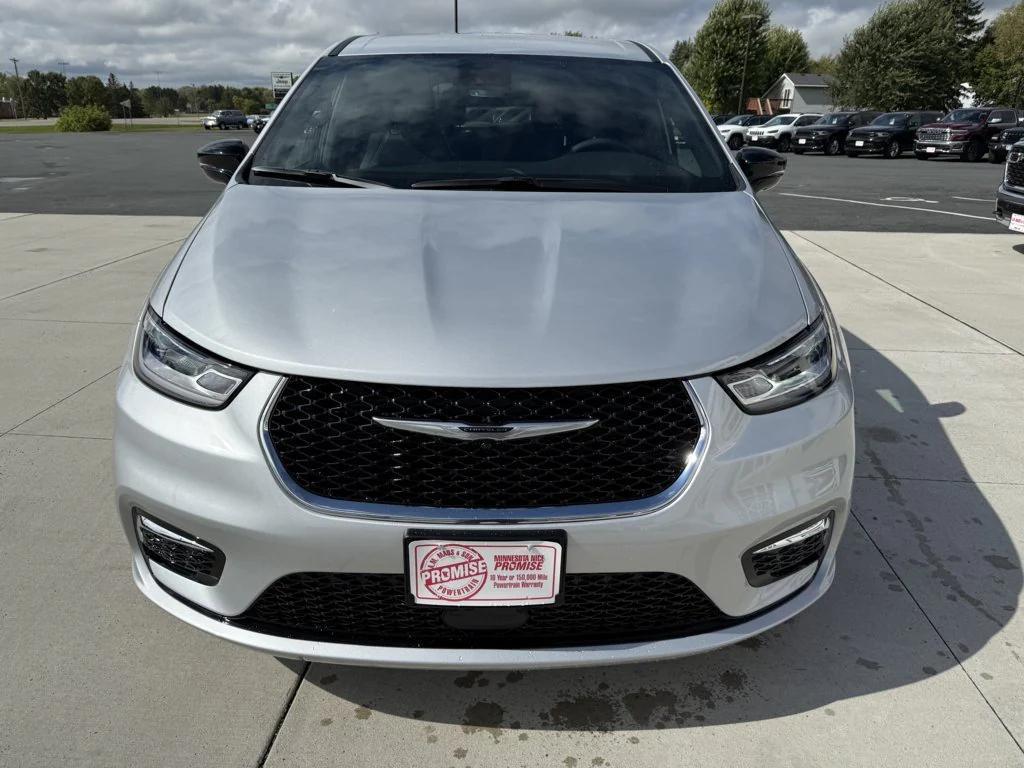new 2026 Chrysler Pacifica car, priced at $41,255