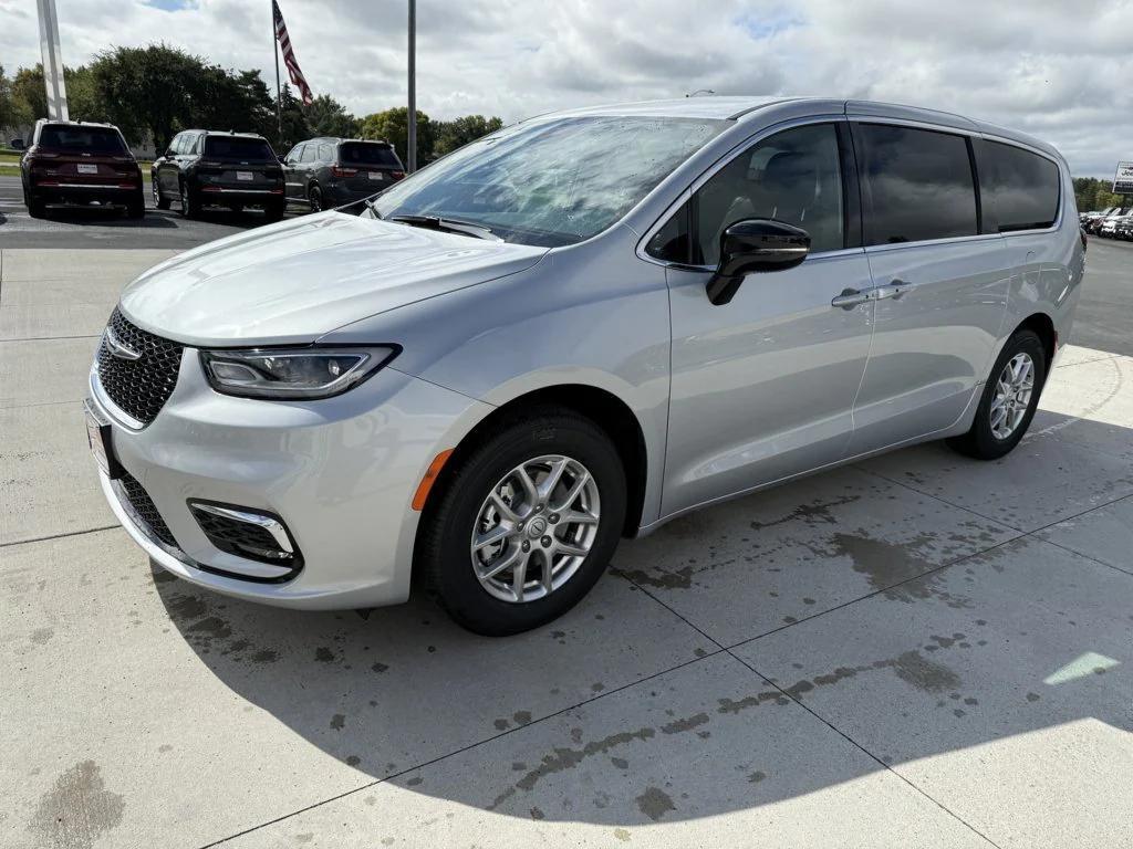 new 2026 Chrysler Pacifica car, priced at $41,255