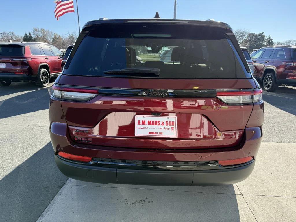 new 2025 Jeep Grand Cherokee car, priced at $49,628