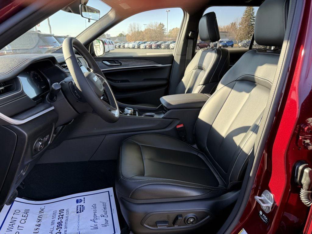 new 2025 Jeep Grand Cherokee car, priced at $49,628