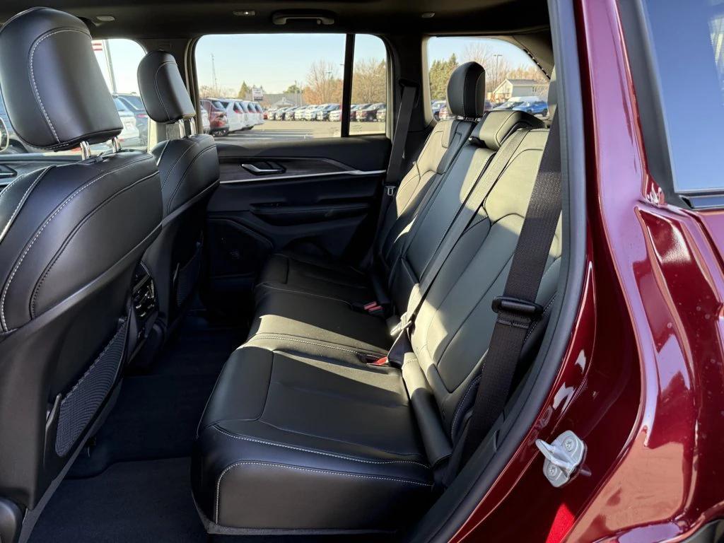 new 2025 Jeep Grand Cherokee car, priced at $49,628