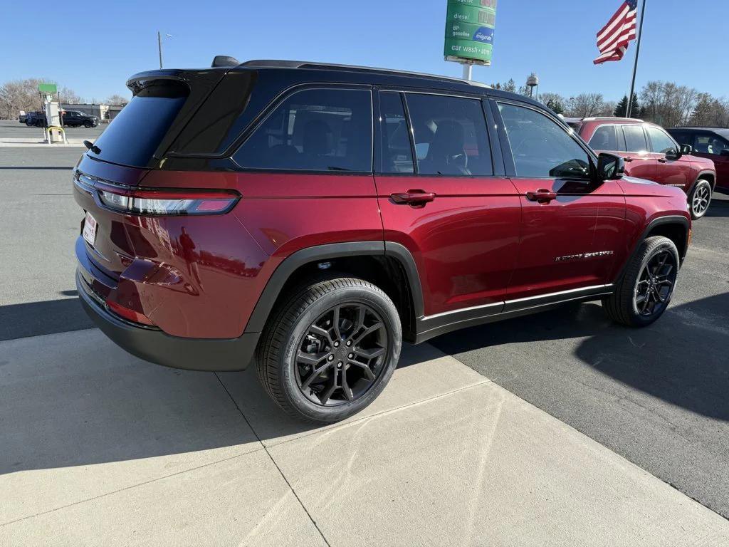 new 2025 Jeep Grand Cherokee car, priced at $49,628