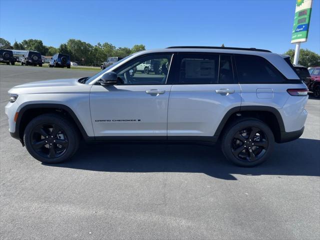 new 2024 Jeep Grand Cherokee car, priced at $47,595