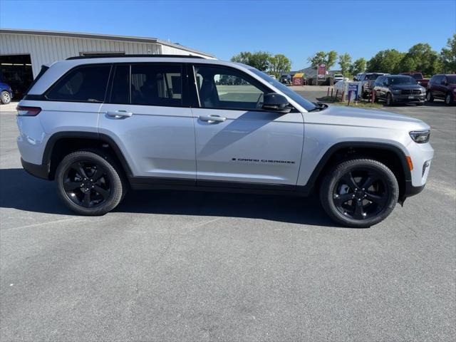 new 2024 Jeep Grand Cherokee car, priced at $47,595