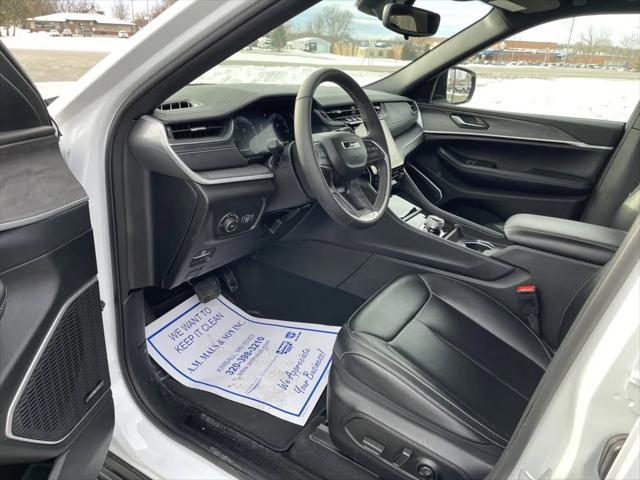 used 2024 Jeep Grand Cherokee car, priced at $40,990