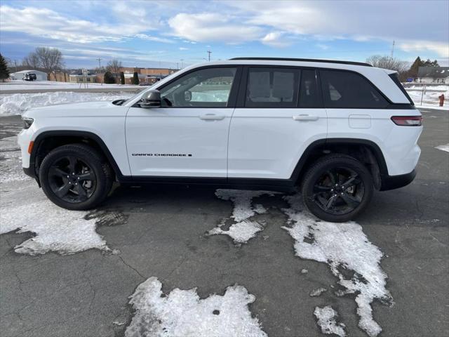 used 2024 Jeep Grand Cherokee car, priced at $40,990