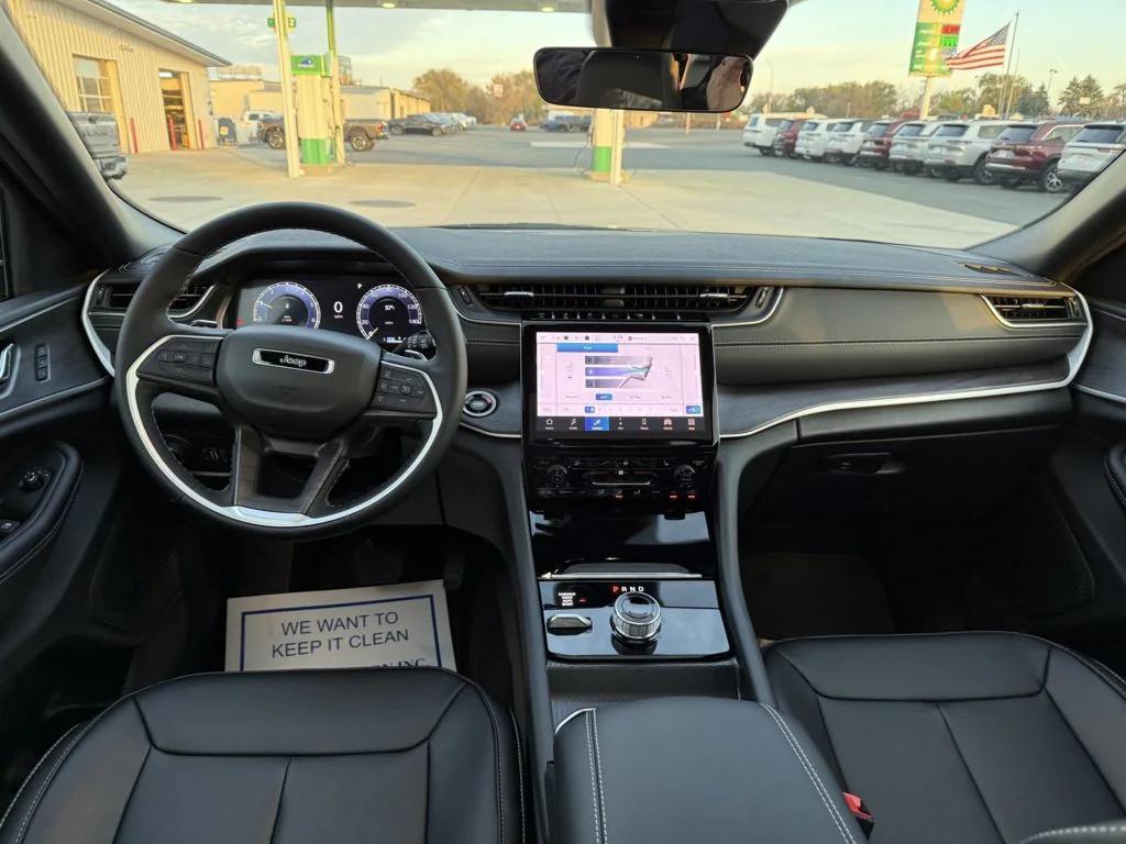 new 2025 Jeep Grand Cherokee L car, priced at $51,428