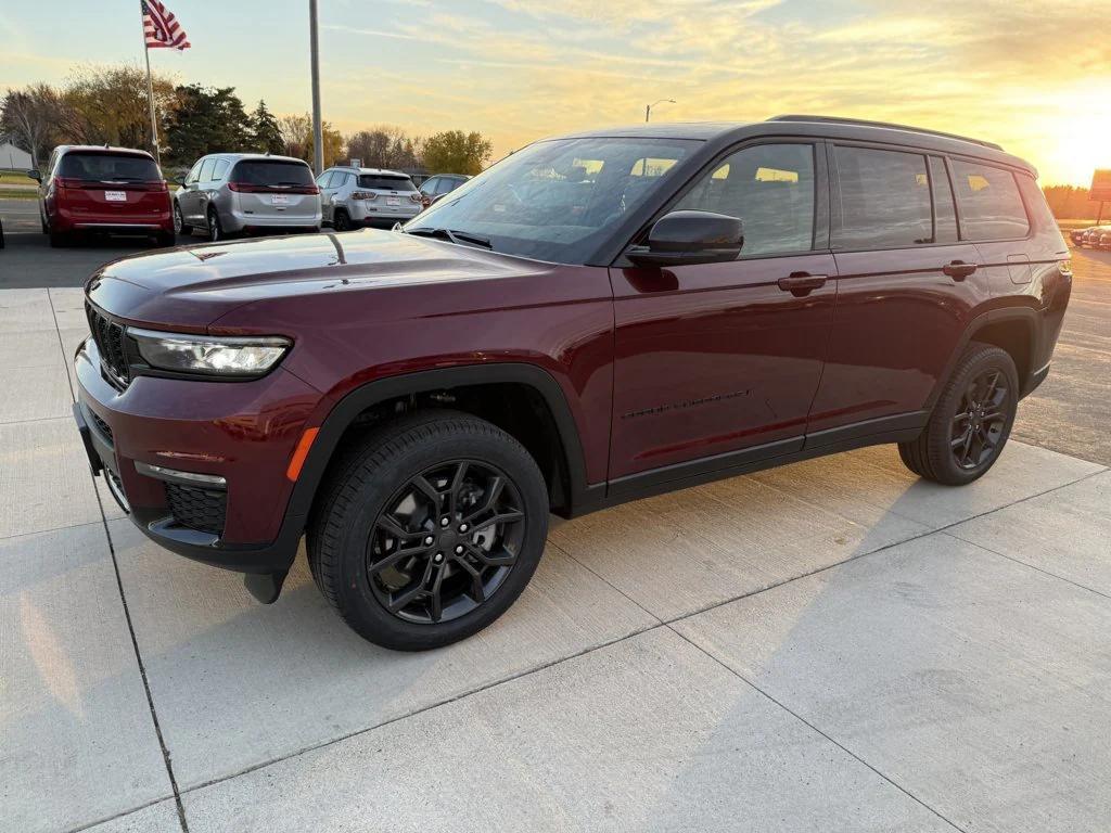 new 2025 Jeep Grand Cherokee L car, priced at $51,428