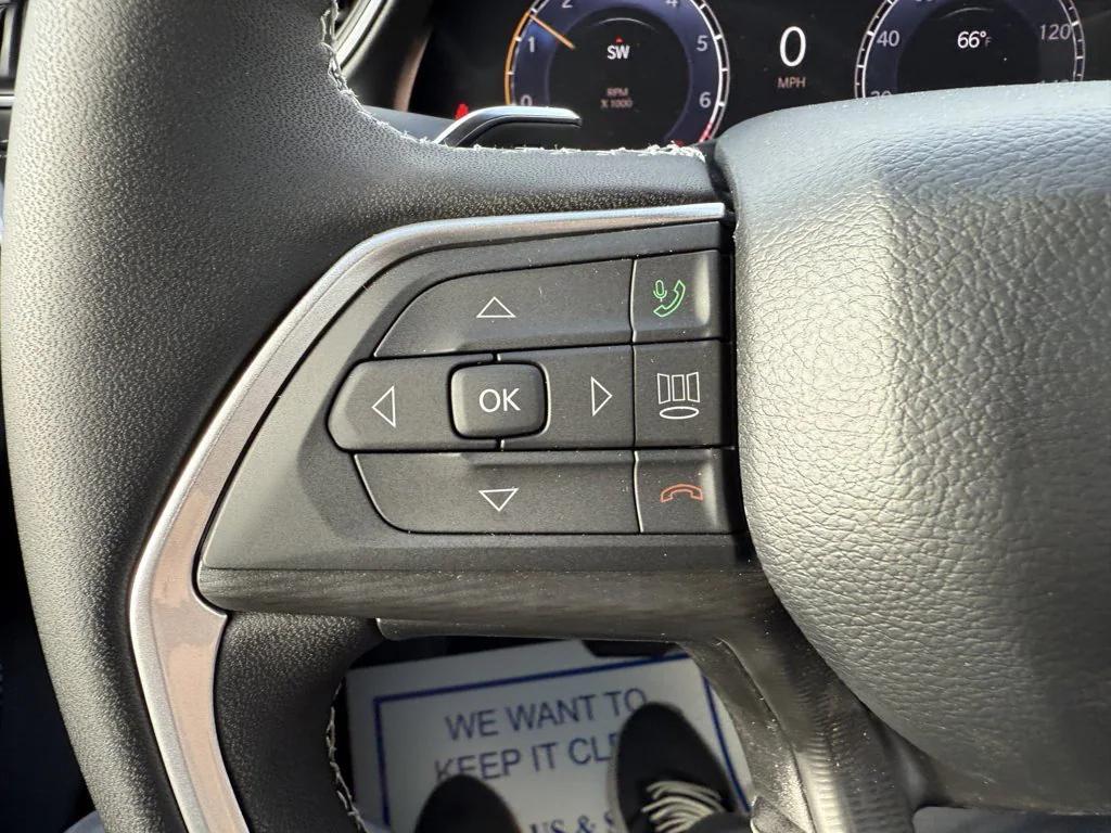 new 2025 Jeep Grand Cherokee car, priced at $40,552