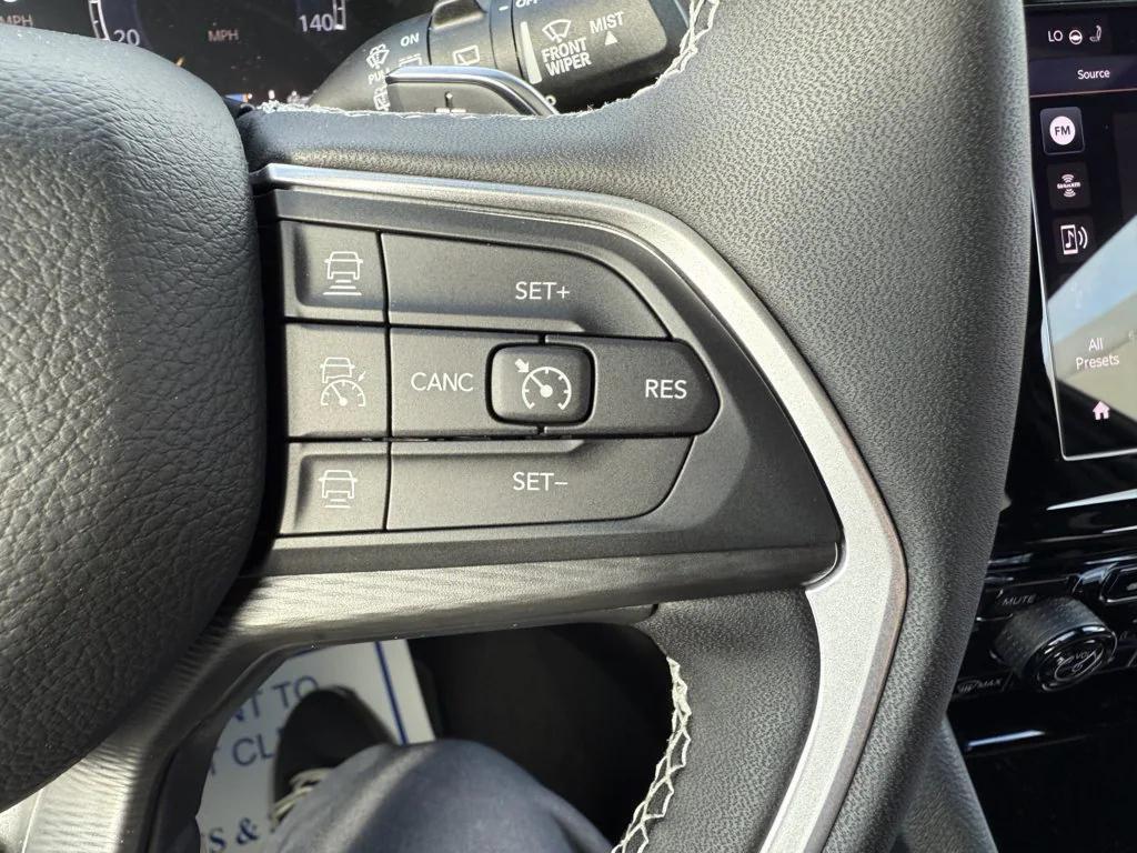 new 2025 Jeep Grand Cherokee car, priced at $40,552