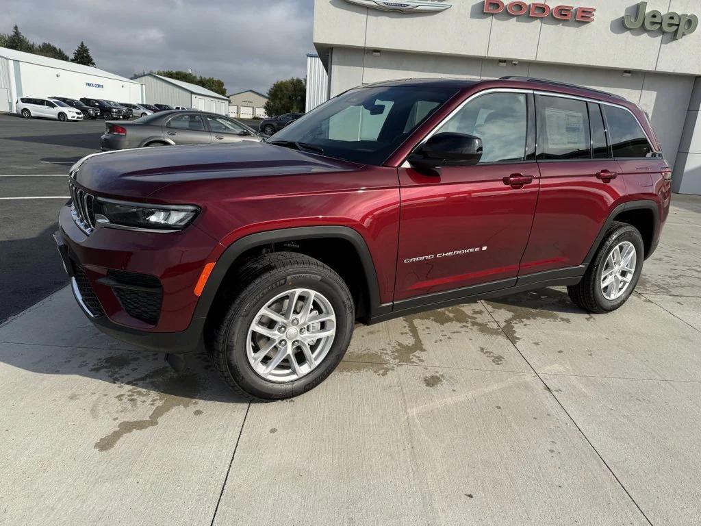 new 2025 Jeep Grand Cherokee car, priced at $40,552