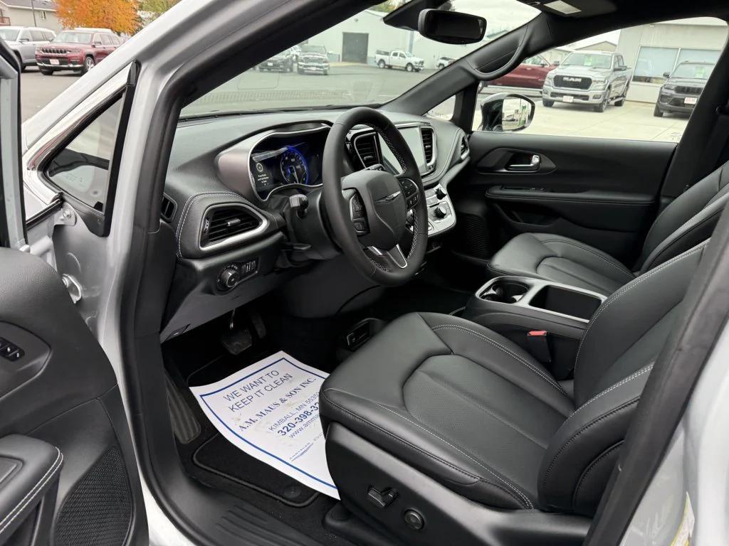 new 2026 Chrysler Pacifica car, priced at $44,933