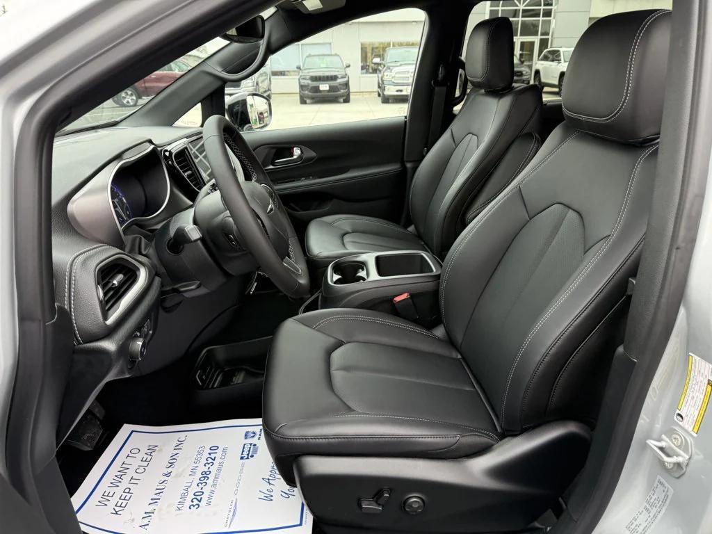new 2026 Chrysler Pacifica car, priced at $44,933