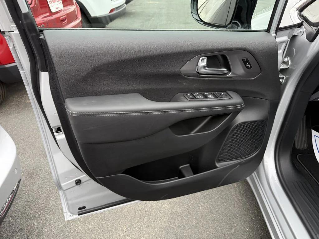 new 2026 Chrysler Pacifica car, priced at $44,933