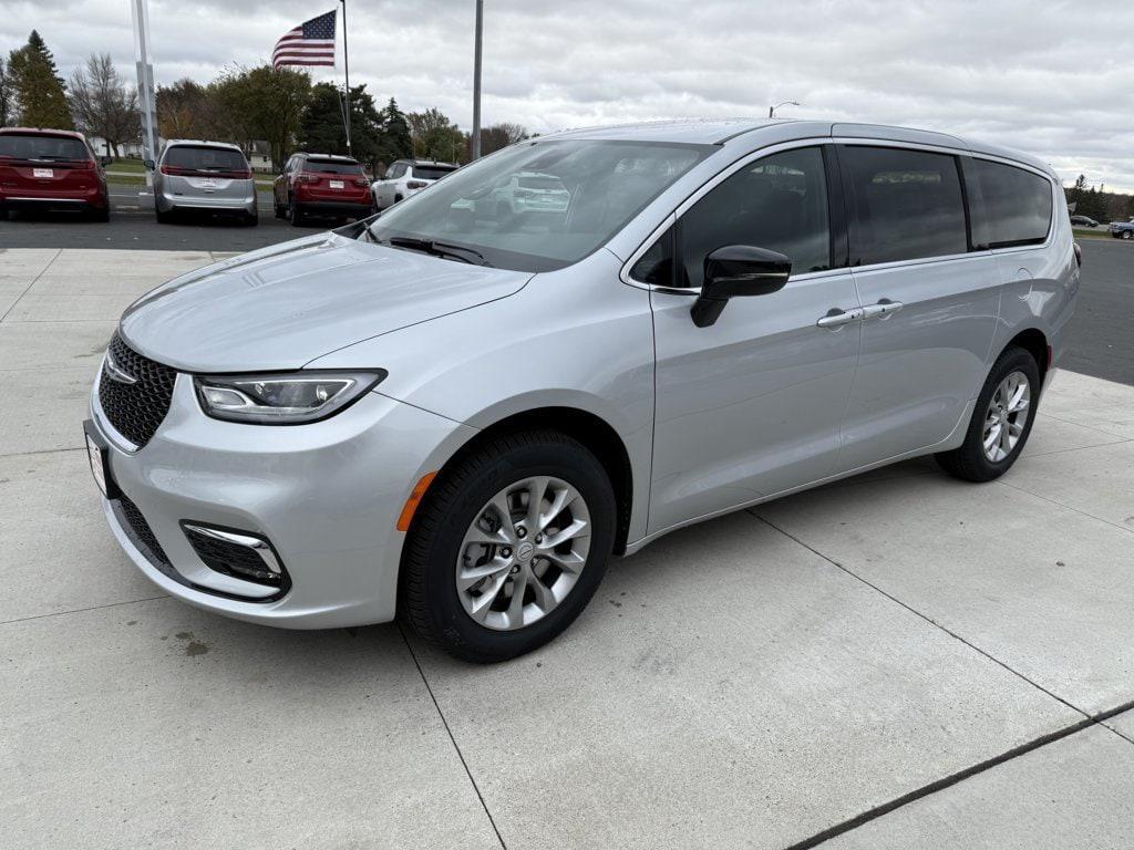 new 2026 Chrysler Pacifica car, priced at $44,933