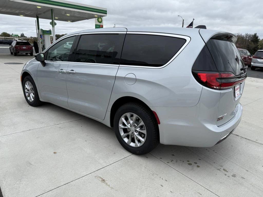 new 2026 Chrysler Pacifica car, priced at $44,933