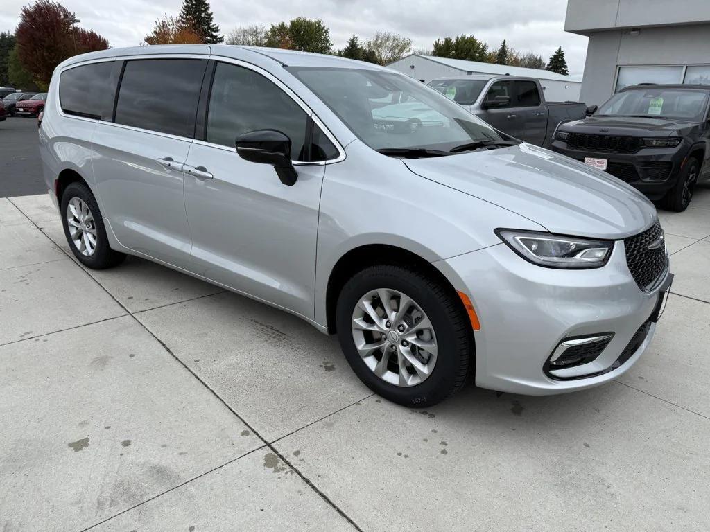 new 2026 Chrysler Pacifica car, priced at $44,933