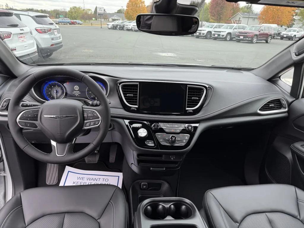 new 2026 Chrysler Pacifica car, priced at $44,933