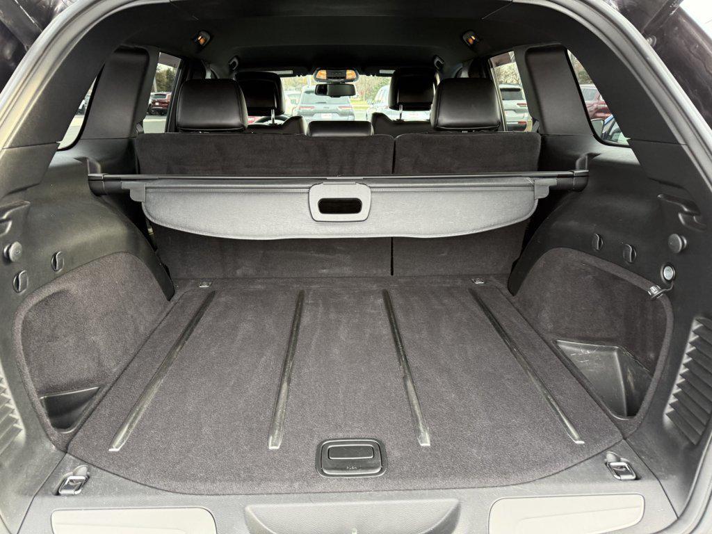 used 2015 Jeep Grand Cherokee car, priced at $15,990