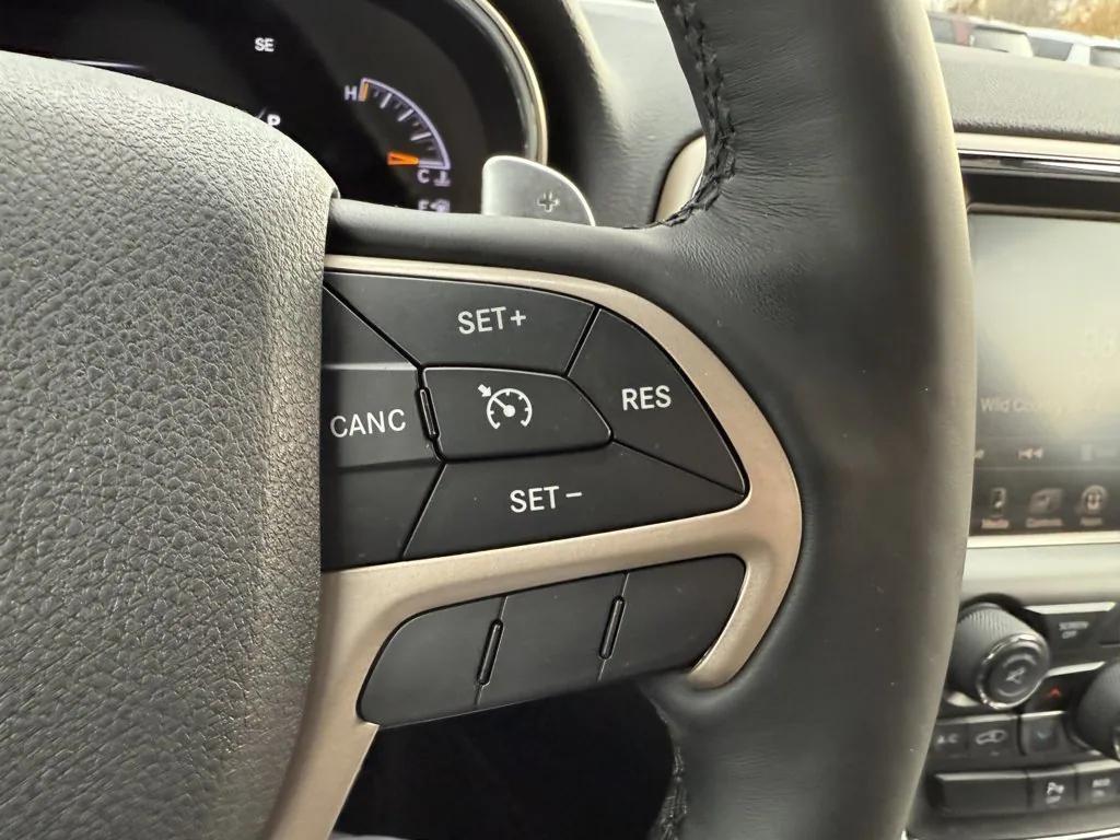 used 2015 Jeep Grand Cherokee car, priced at $15,990