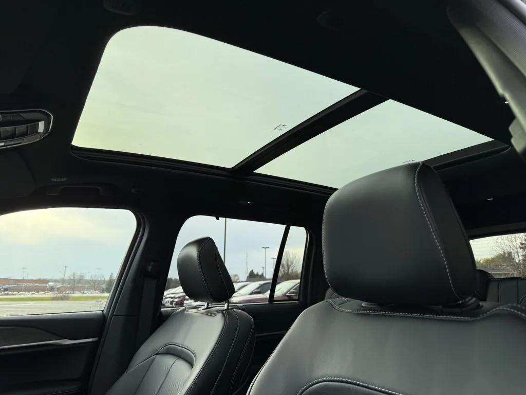 new 2025 Jeep Grand Cherokee car, priced at $48,909