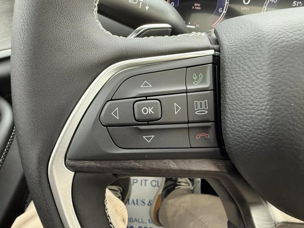 new 2025 Jeep Grand Cherokee car, priced at $48,909