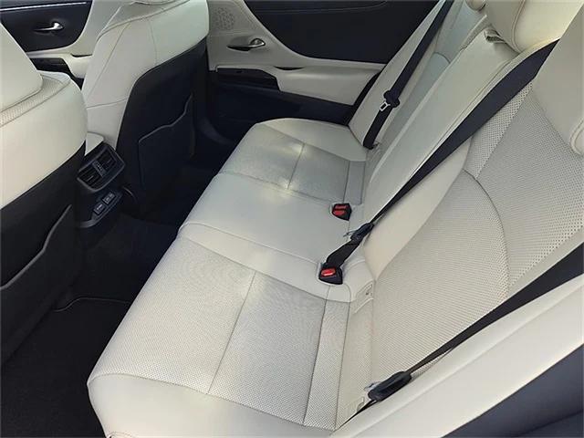 new 2025 Lexus ES 350 car, priced at $46,994