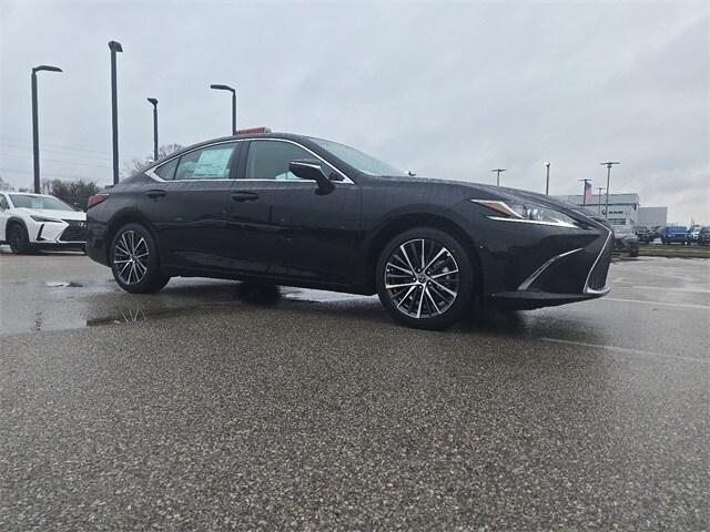 new 2025 Lexus ES 300h car, priced at $47,875