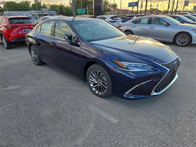 new 2025 Lexus ES 350 car, priced at $54,704