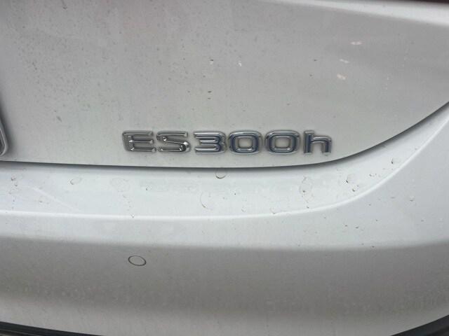 used 2022 Lexus ES 300h car, priced at $39,950