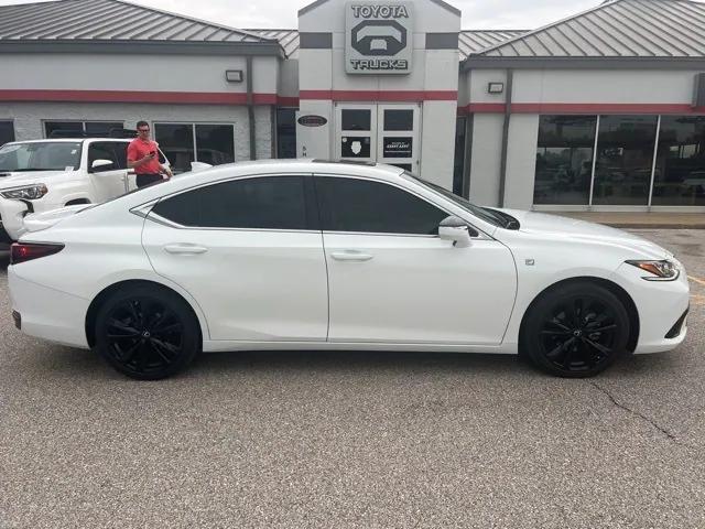 used 2022 Lexus ES 300h car, priced at $39,950