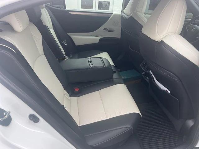 used 2022 Lexus ES 300h car, priced at $39,950